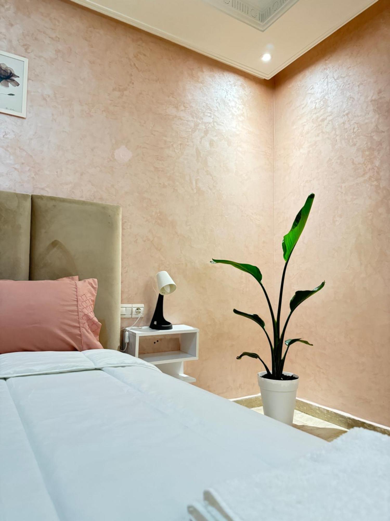 Suitouiss - Agdal 2 - Appartement A 2 Minutes De La Gare De Train Tgv Rabat Esterno foto