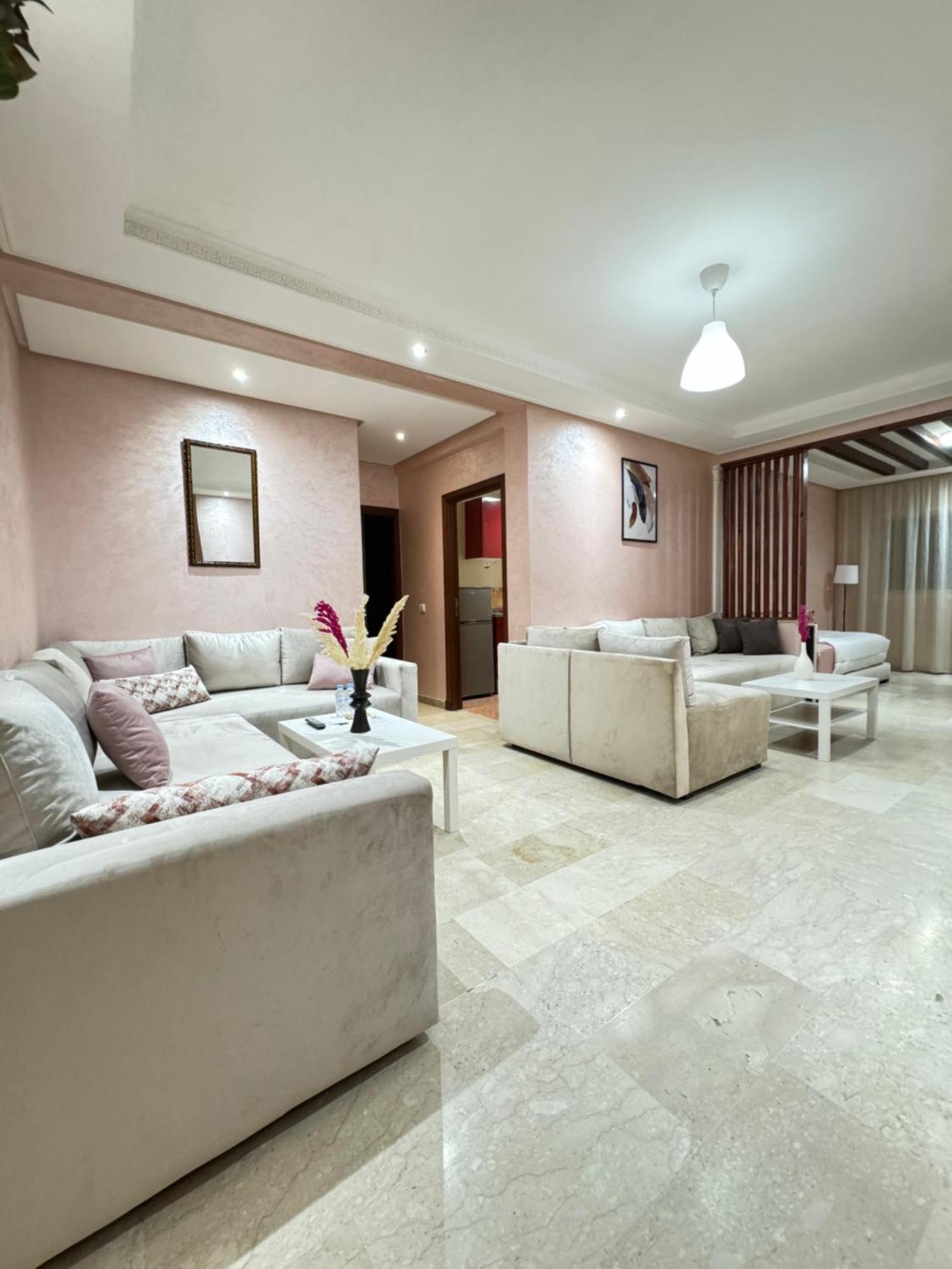 Suitouiss - Agdal 2 - Appartement A 2 Minutes De La Gare De Train Tgv Rabat Esterno foto