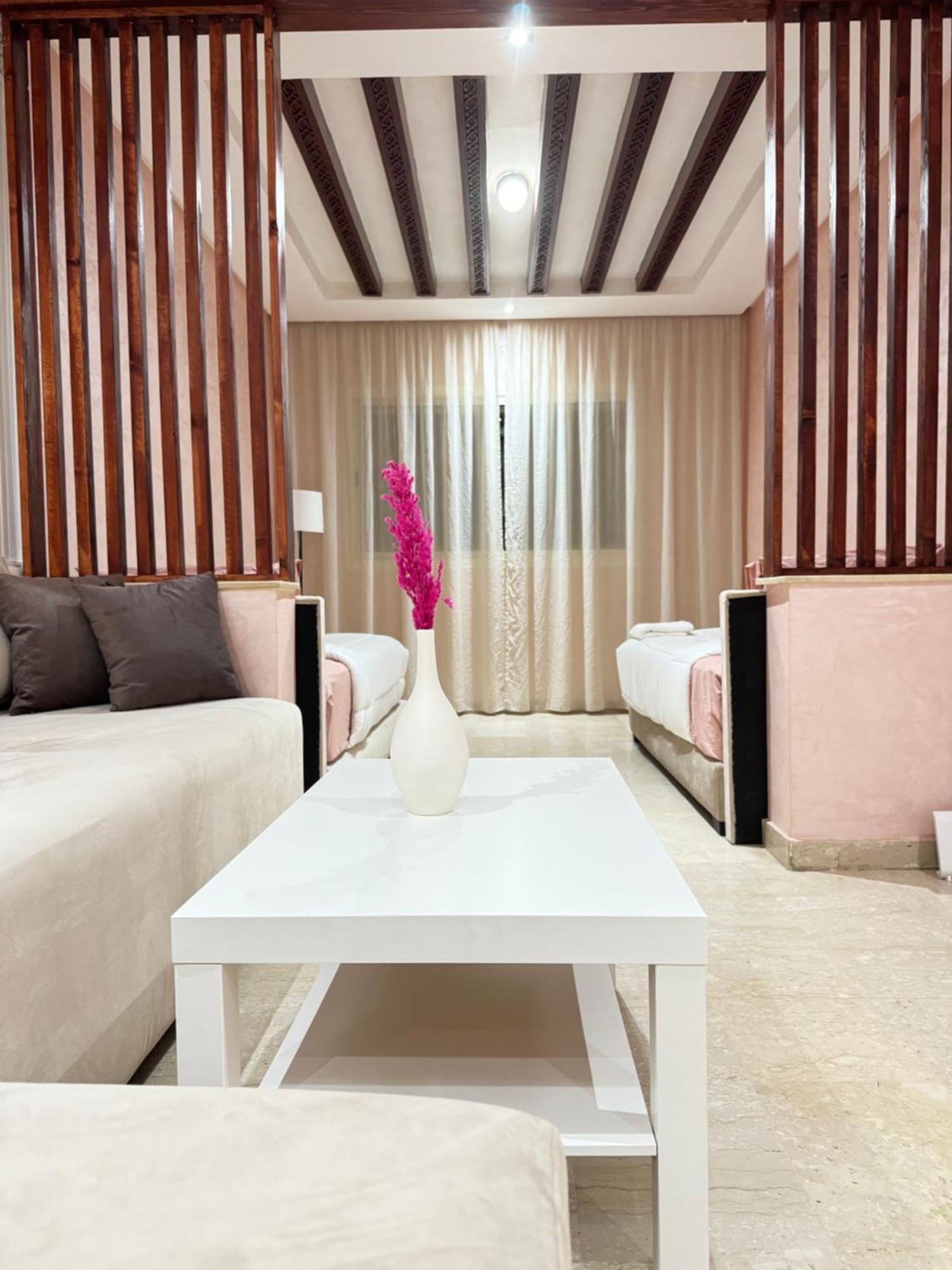 Suitouiss - Agdal 2 - Appartement A 2 Minutes De La Gare De Train Tgv Rabat Esterno foto